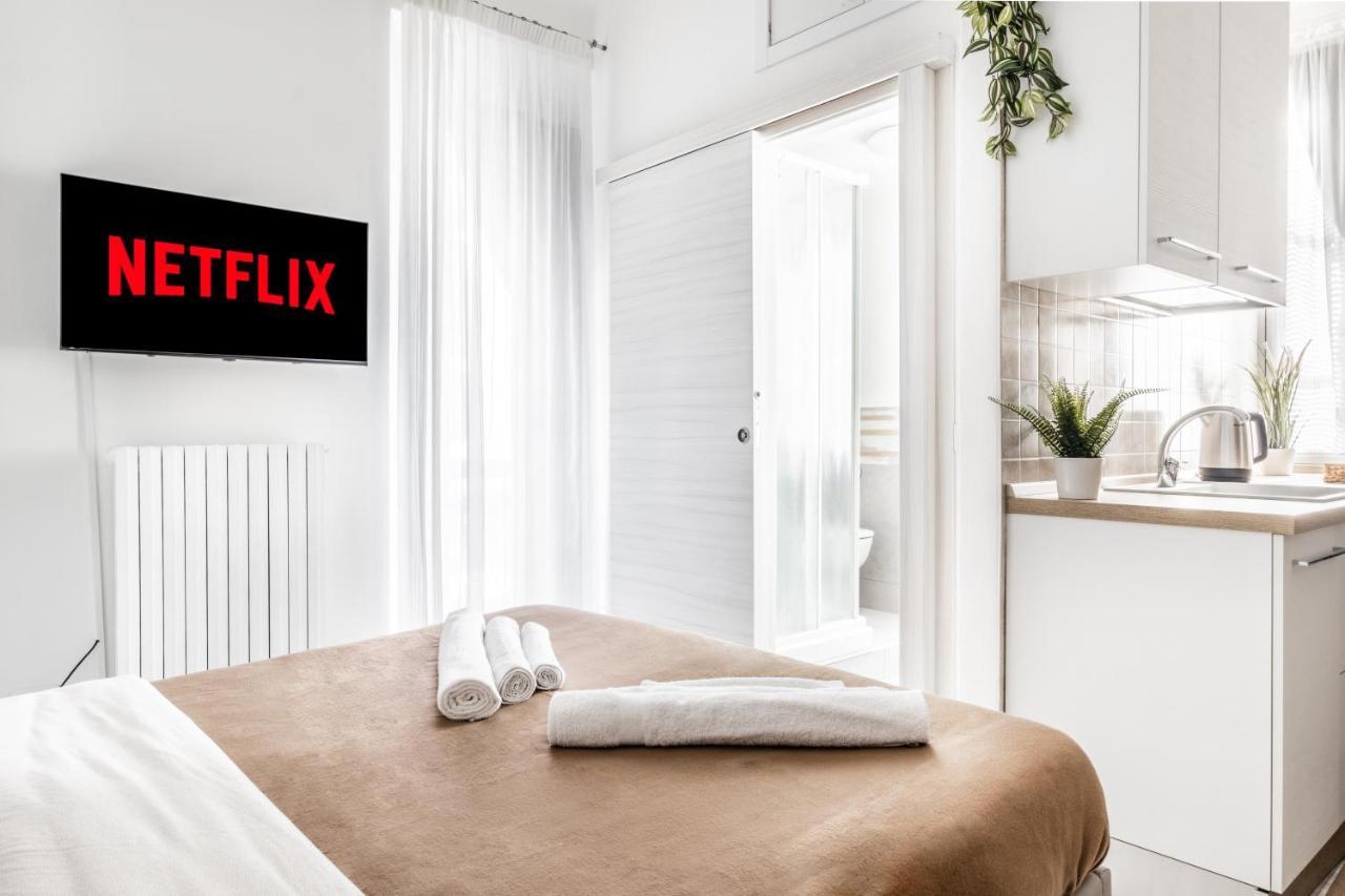 Pretty House Navigli-Duomo Netflix & Design Apartment Милано Екстериор снимка